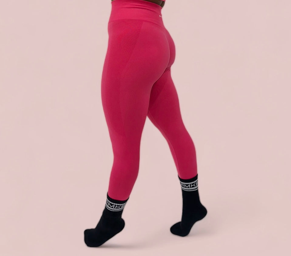 Strikingly Seamless Leggings