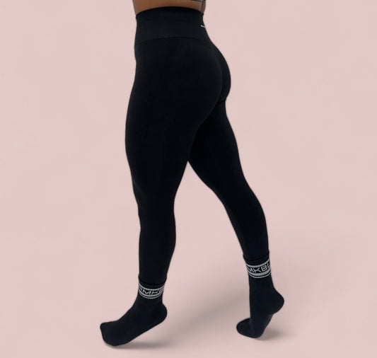 Strikingly Seamless Leggings