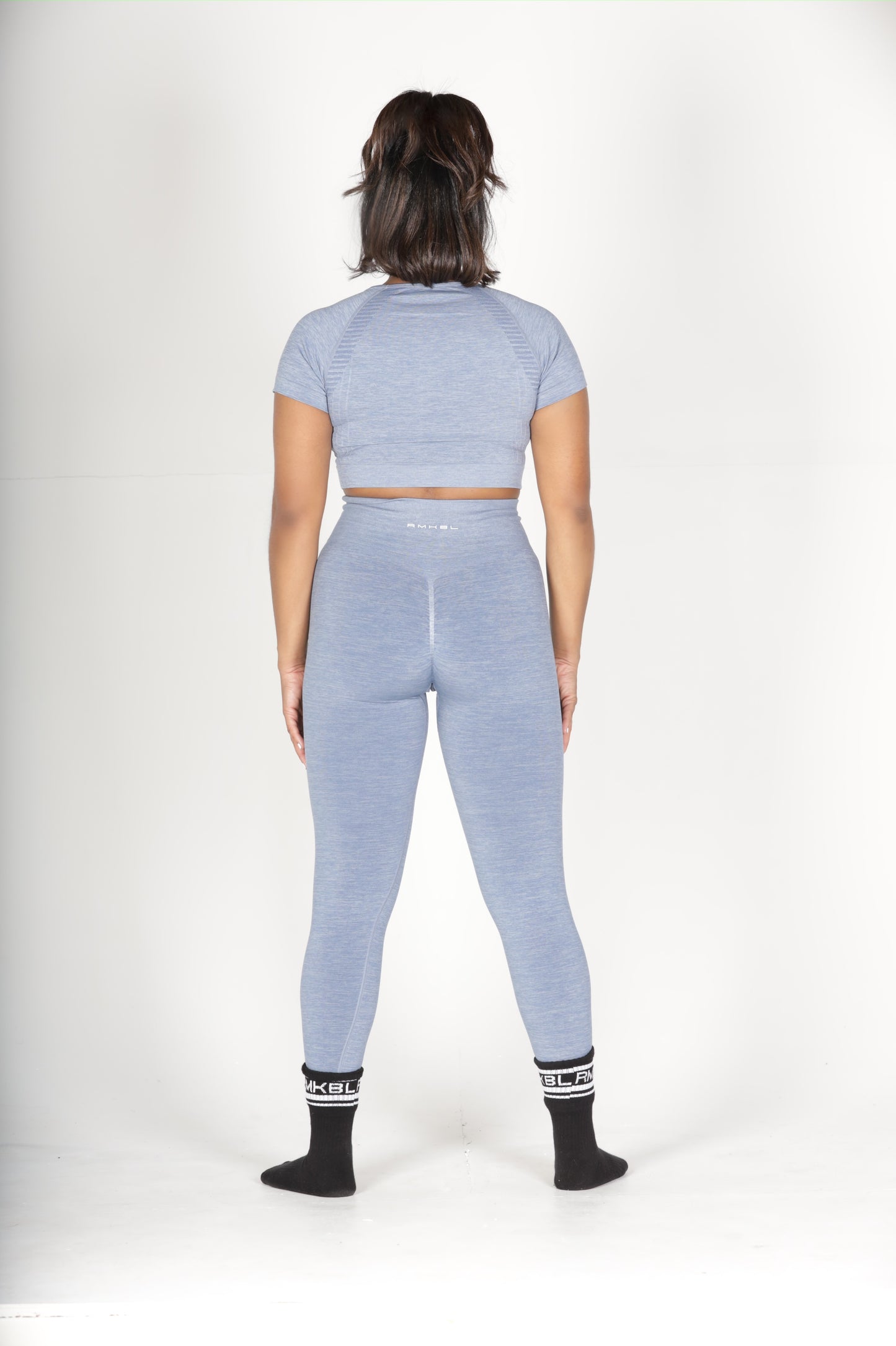 Strikingly Seamless Leggings