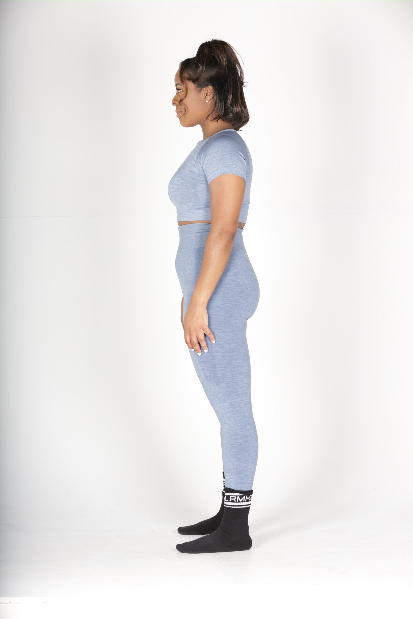 Strikingly Seamless Leggings
